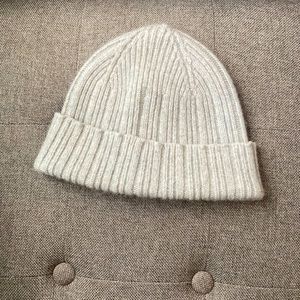 Drakes Grey Angora Lambswool Ribbed Knit Beanie